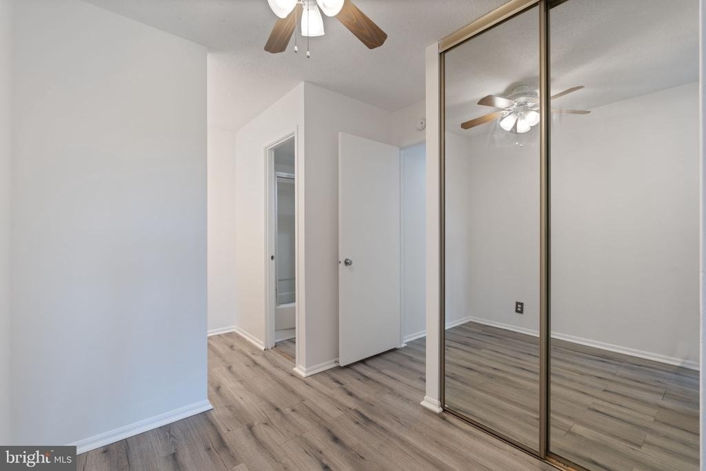 309 Yoakum Parkway - Photo 23