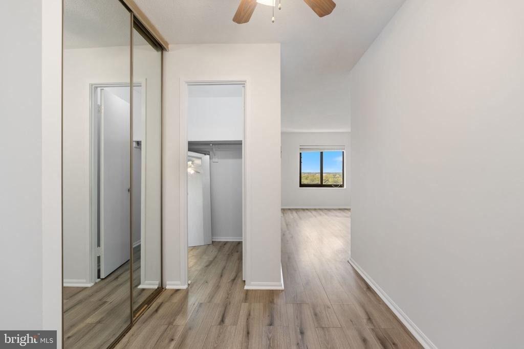 309 Yoakum Parkway - Photo 18