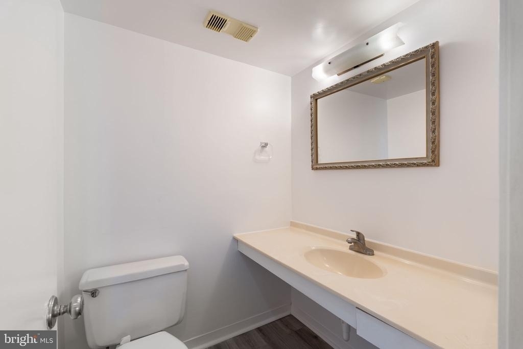 309 Yoakum Parkway - Photo 24