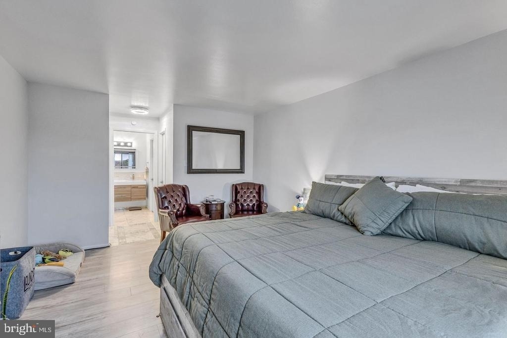 205 Yoakum Parkway - Photo 16