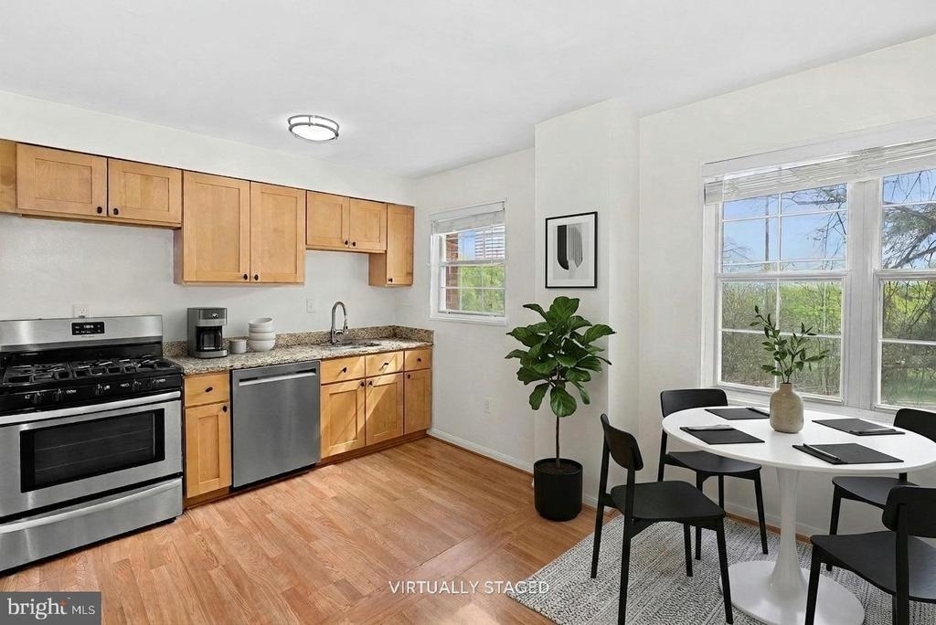 1423 N Nash Street - Photo 3