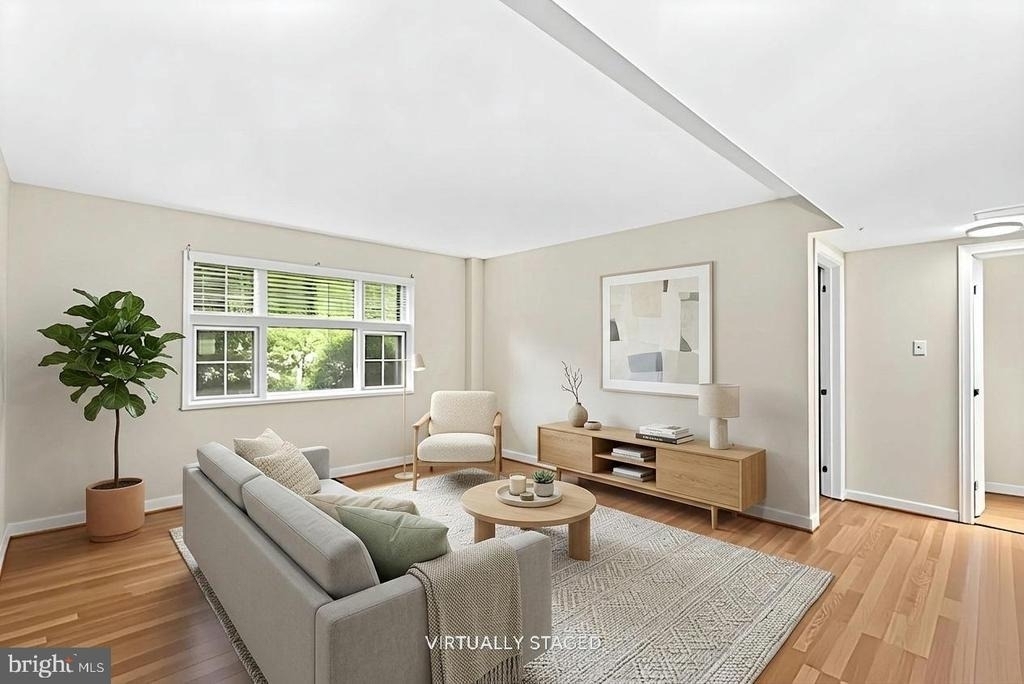1423 N Nash Street - Photo 2
