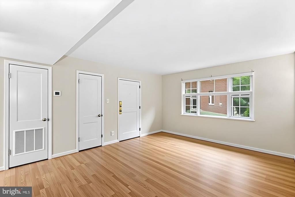 1423 N Nash Street - Photo 6