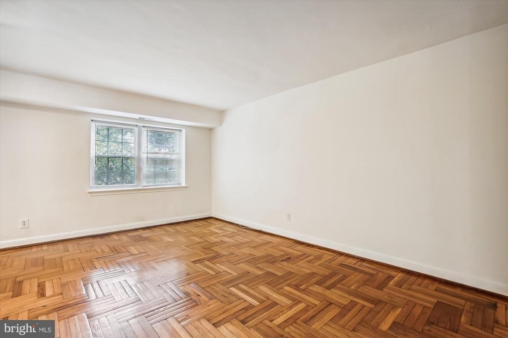 1320 Fort Myer Drive - Photo 2