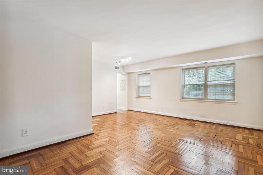1320 Fort Myer Drive - Photo 4