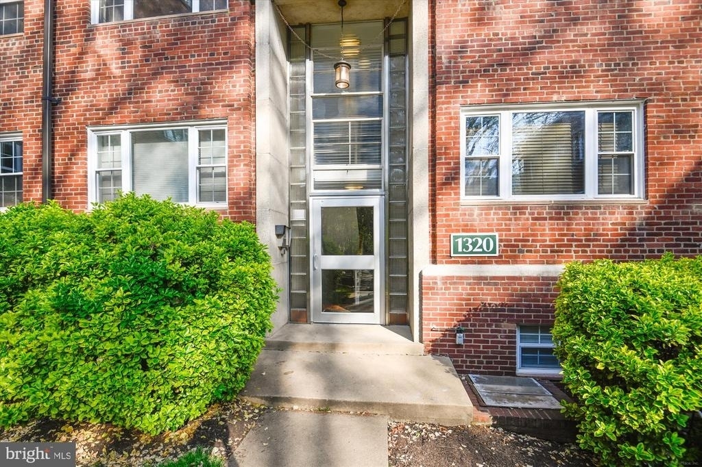 1320 Fort Myer Drive - Photo 0