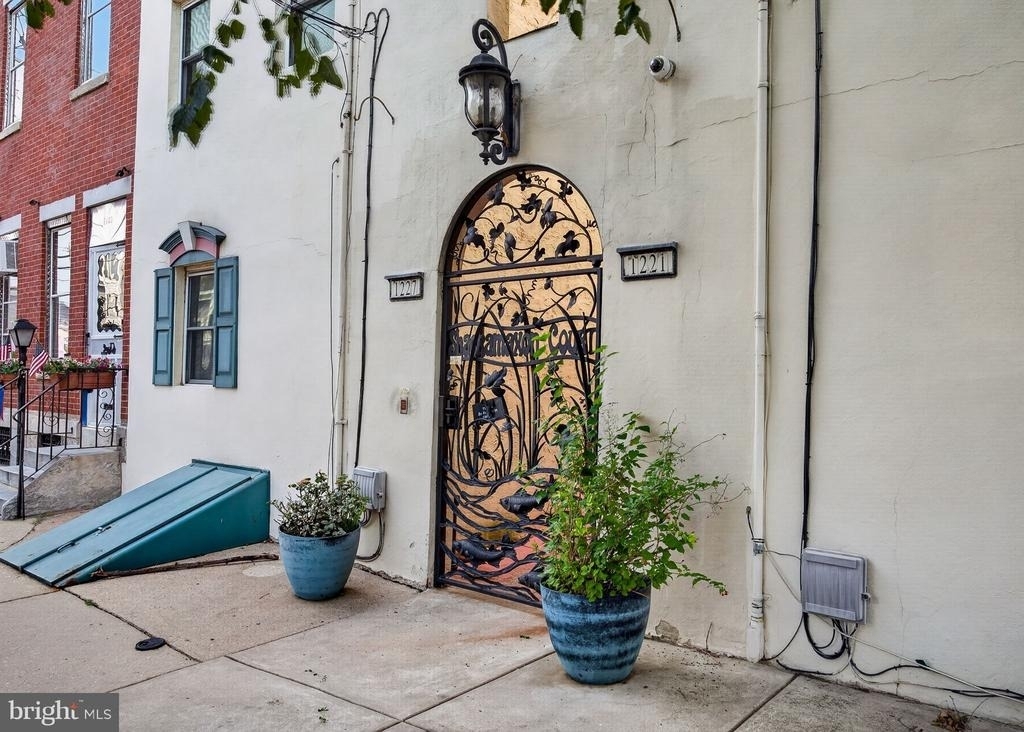 1227 Shackamaxon Street - Photo 1