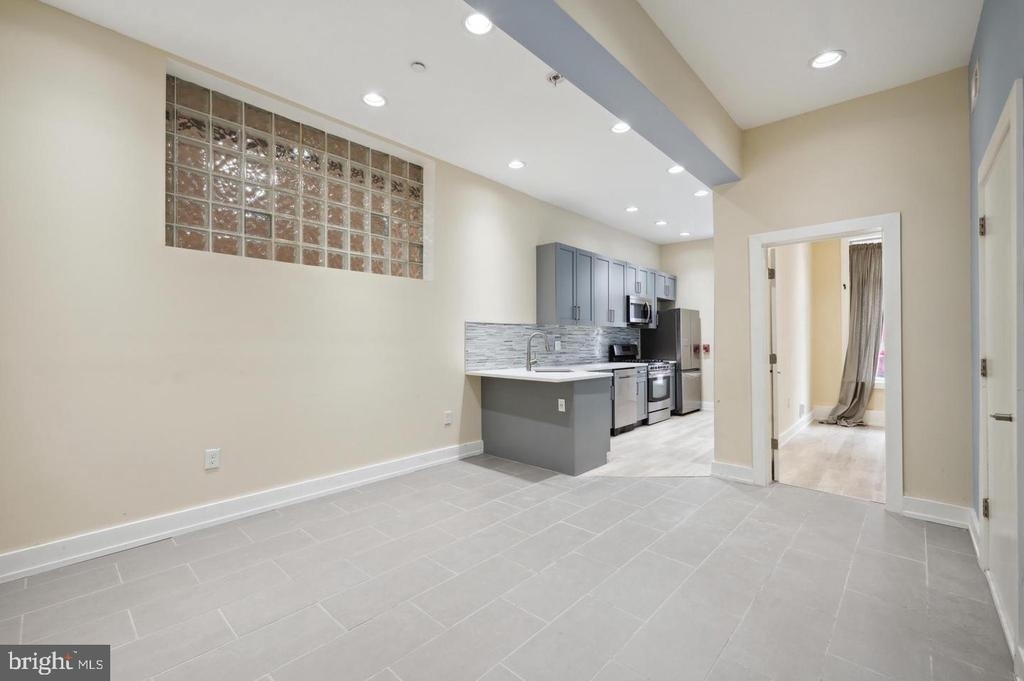 2024 E Fletcher Street - Photo 9