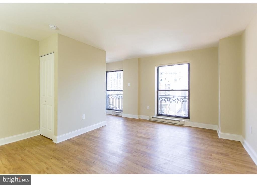1114 Pine Street - Photo 2