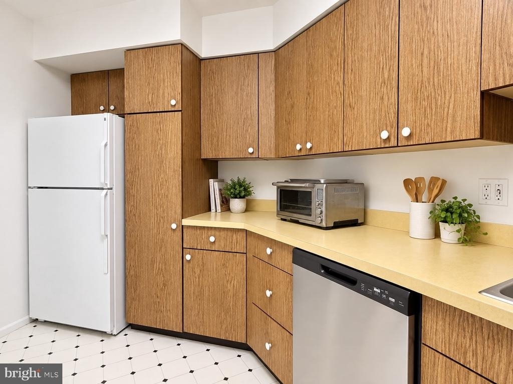 1420 Locust Street - Photo 6