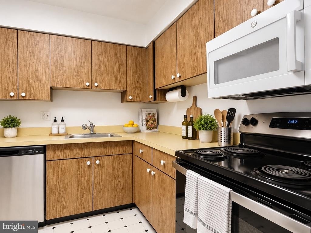 1420 Locust Street - Photo 8