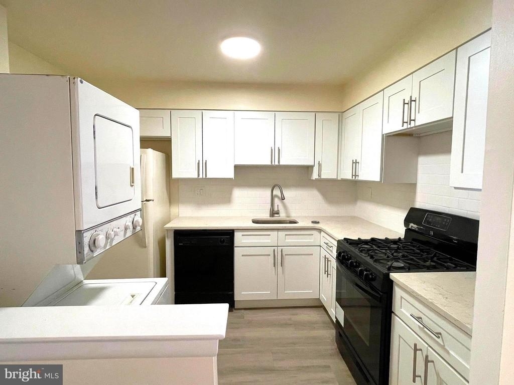 2710 Dothan Plaza - Photo 6
