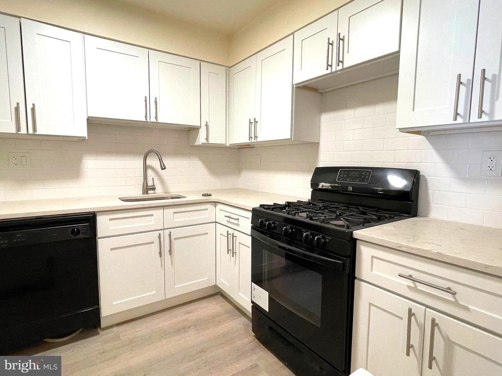 2710 Dothan Plaza - Photo 7