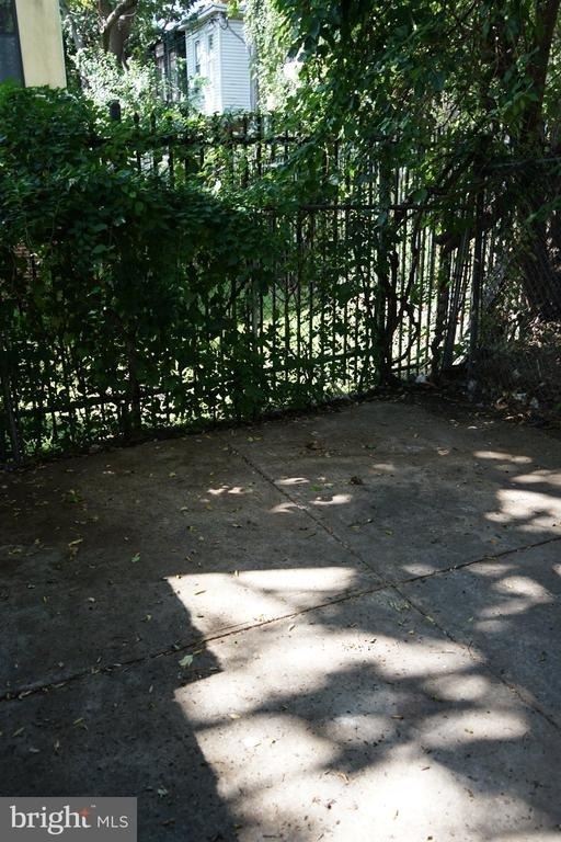 2032 W Berks Street - Photo 16