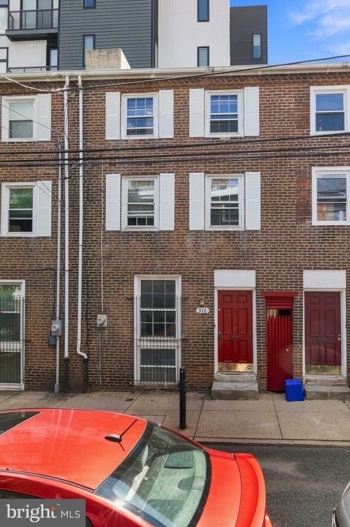 316 W Wildey Street - Photo 1