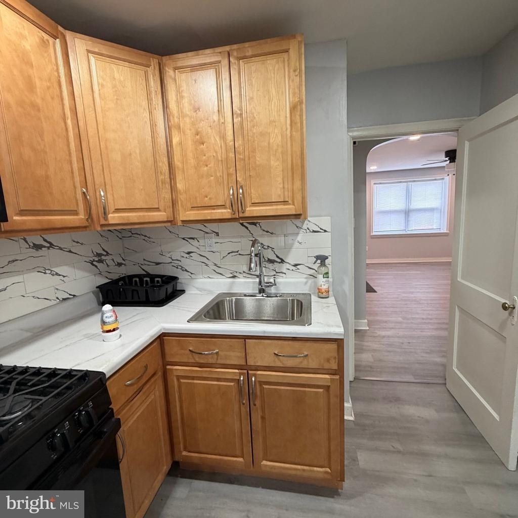 1320 W Nedro Avenue - Photo 3