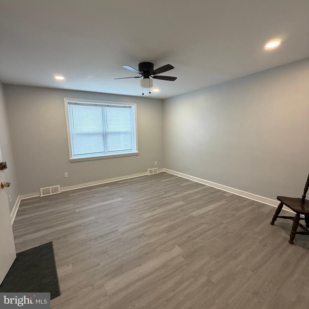 1320 W Nedro Avenue - Photo 1
