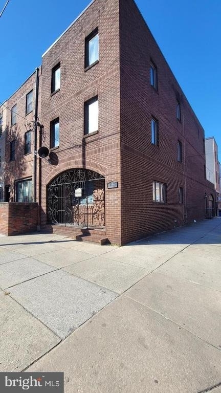 1166 S 11th Street - Photo 0