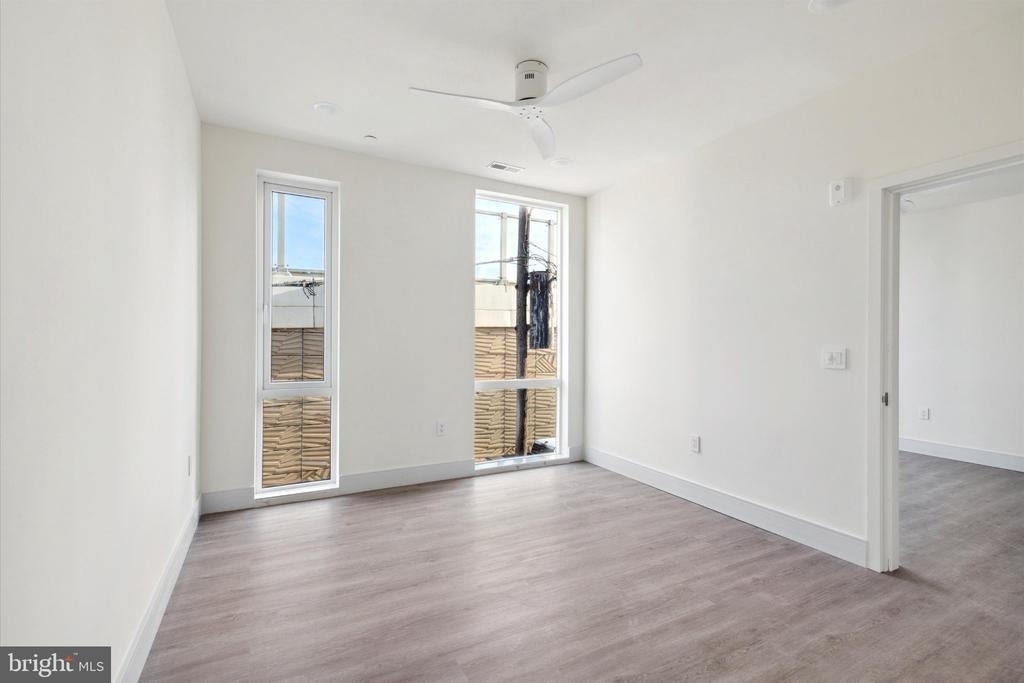 1221 E Fletcher Street - Photo 37