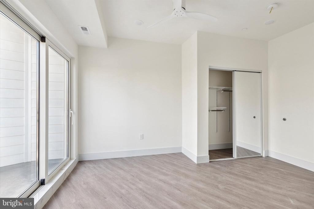 1221 E Fletcher Street - Photo 9