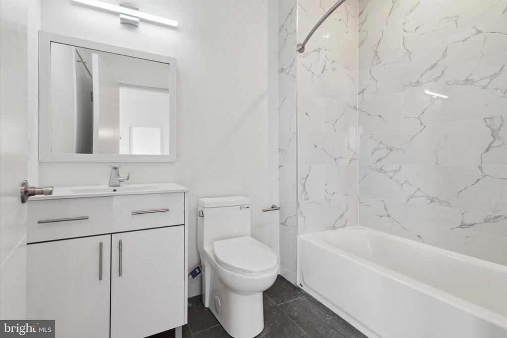 1221 E Fletcher Street - Photo 2