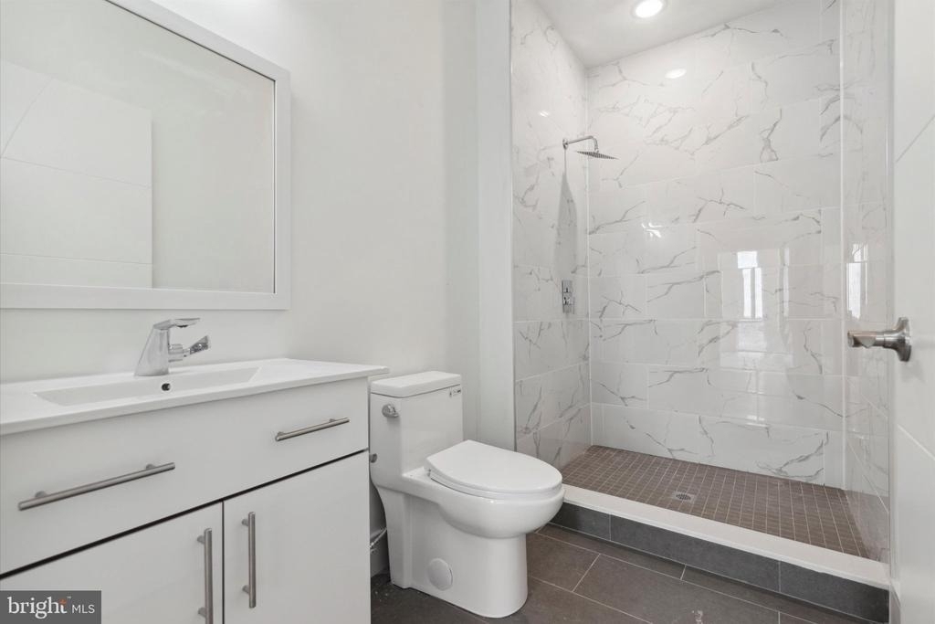 1221 E Fletcher Street - Photo 17