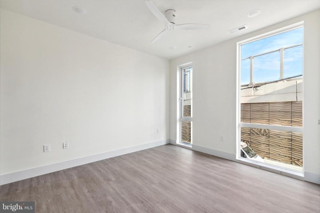 1221 E Fletcher Street - Photo 36