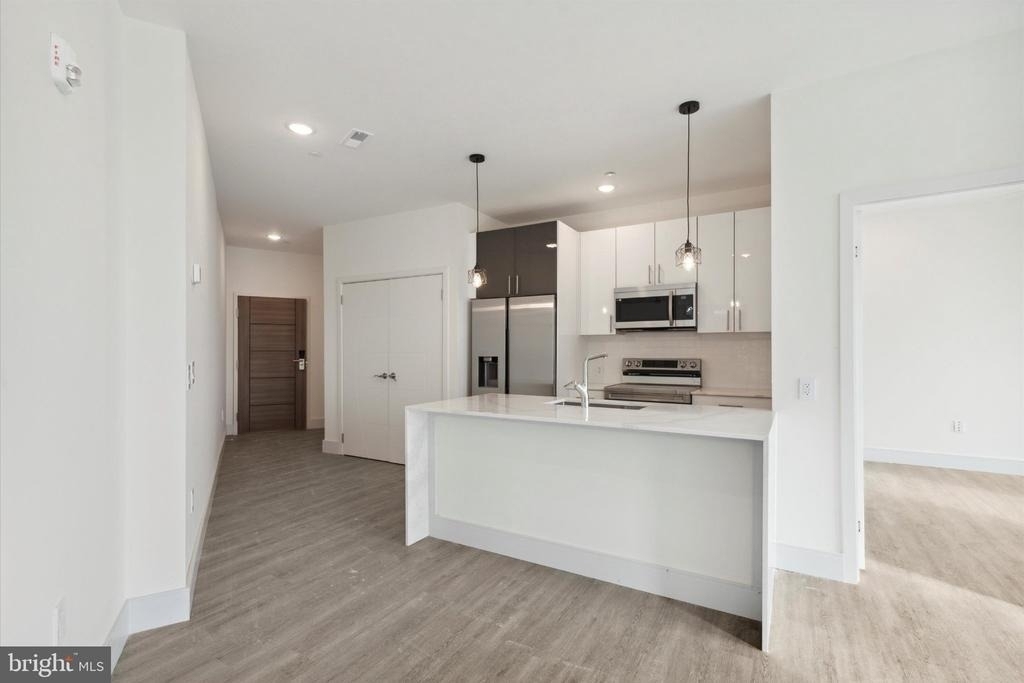 1221 E Fletcher Street - Photo 20