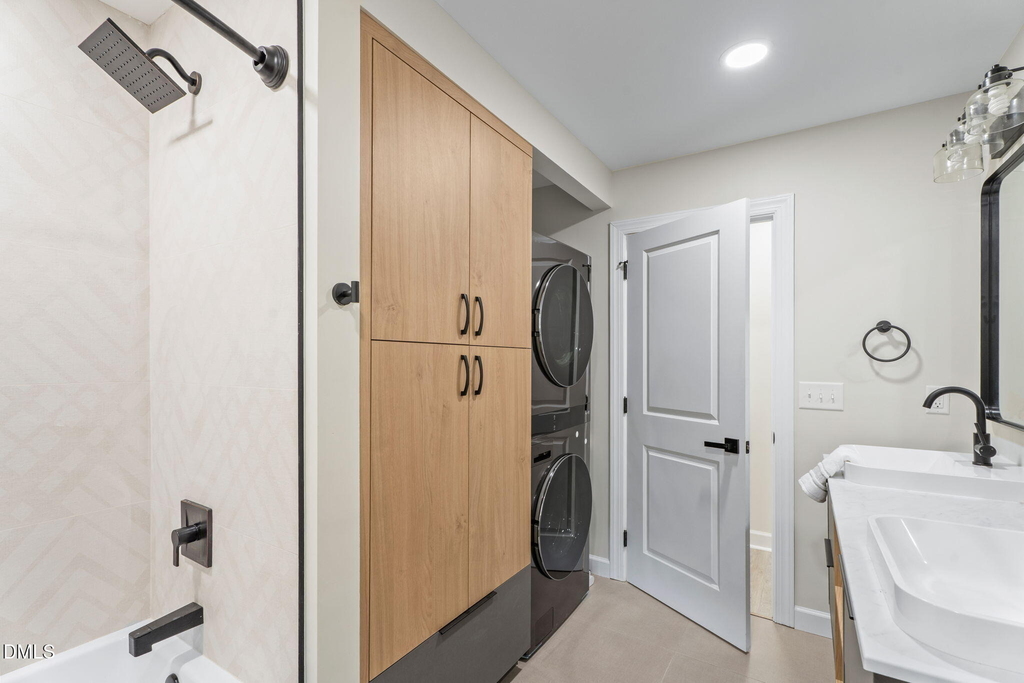1101 Brenda Court - Photo 10