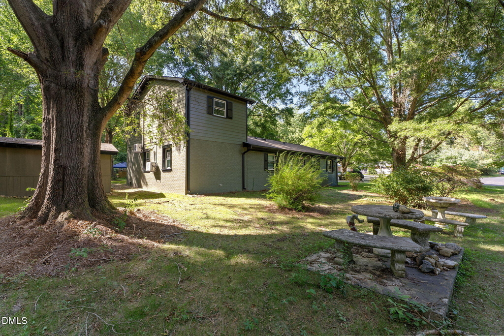 1101 Brenda Court - Photo 32
