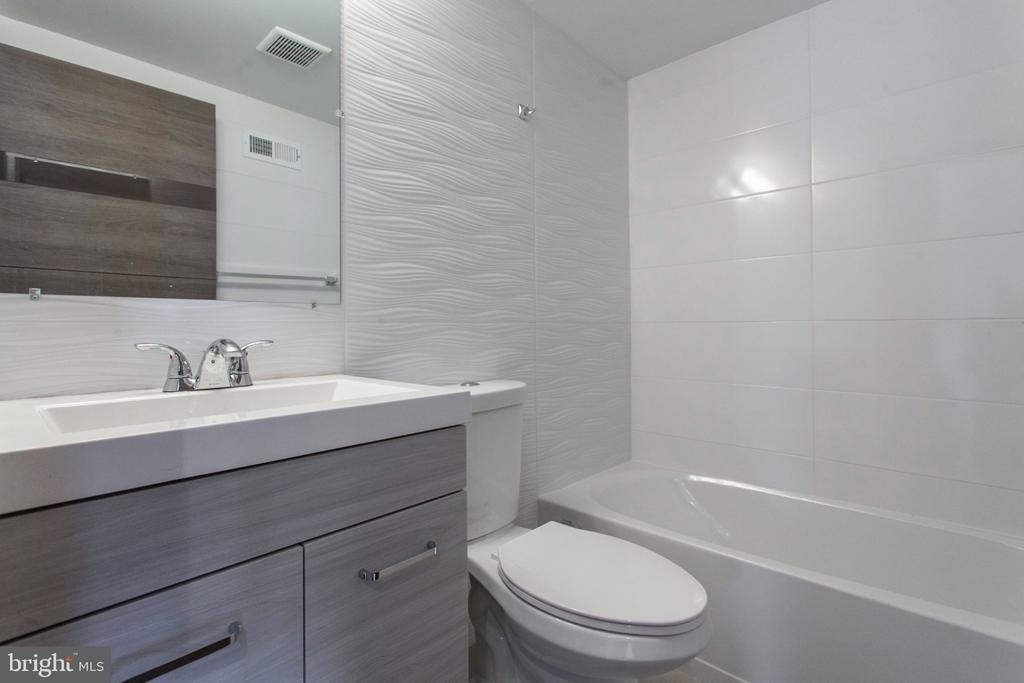 2553 Montrose Street - Photo 10