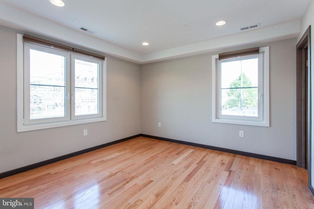 2553 Montrose Street - Photo 1