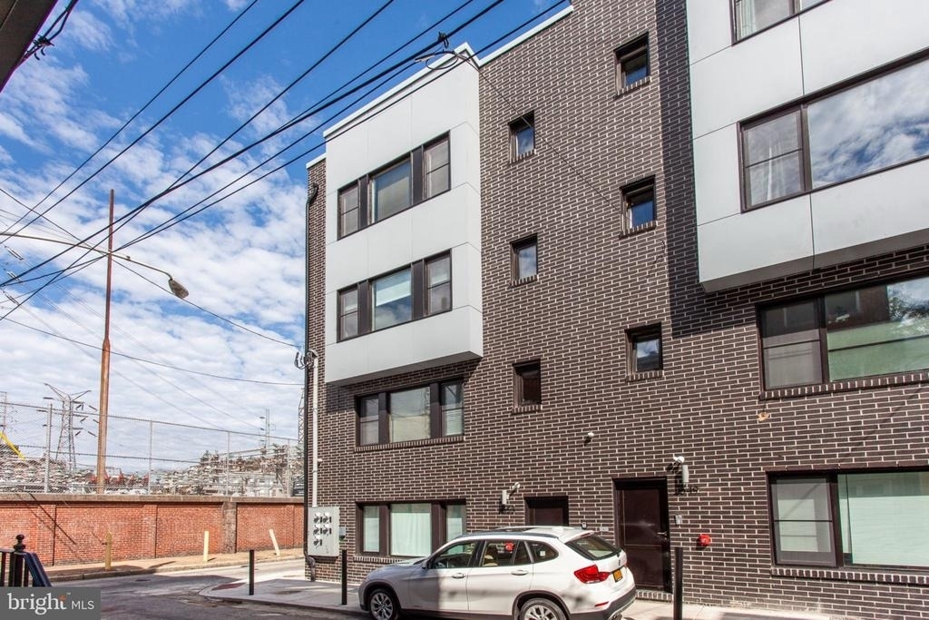 2553 Montrose Street - Photo 17