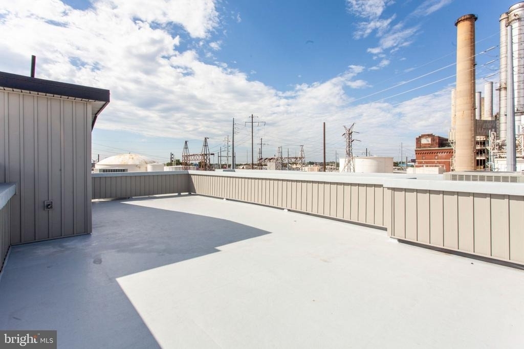 2553 Montrose Street - Photo 15