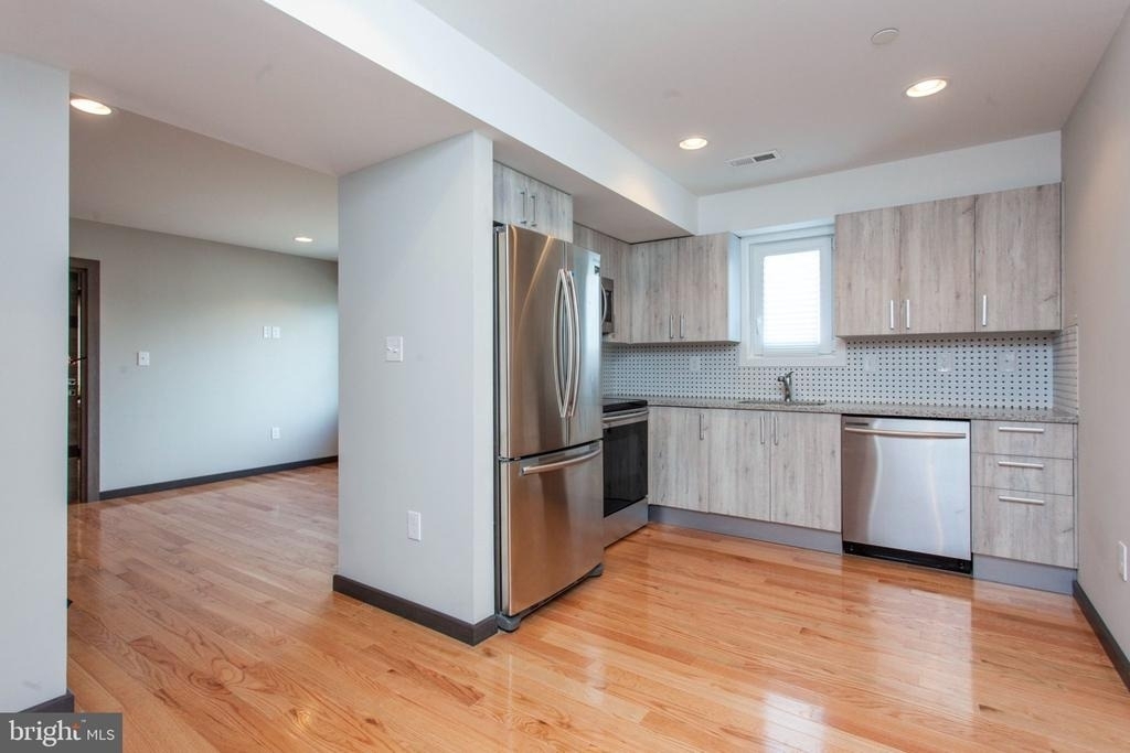 2553 Montrose Street - Photo 0