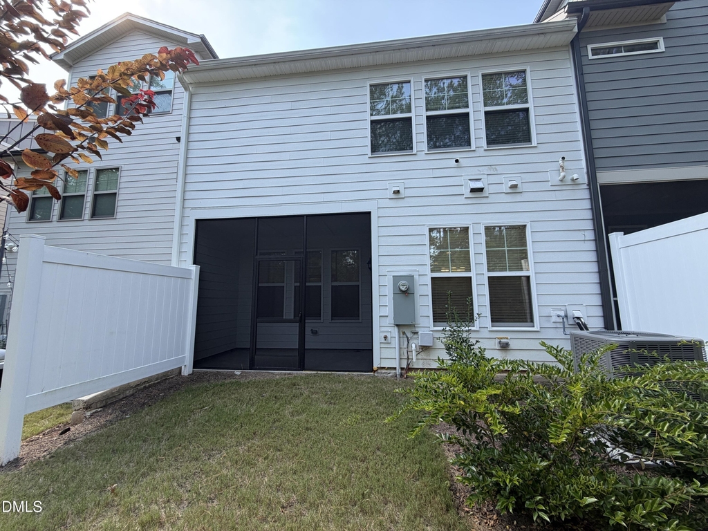 8033 Windthorn Place - Photo 15