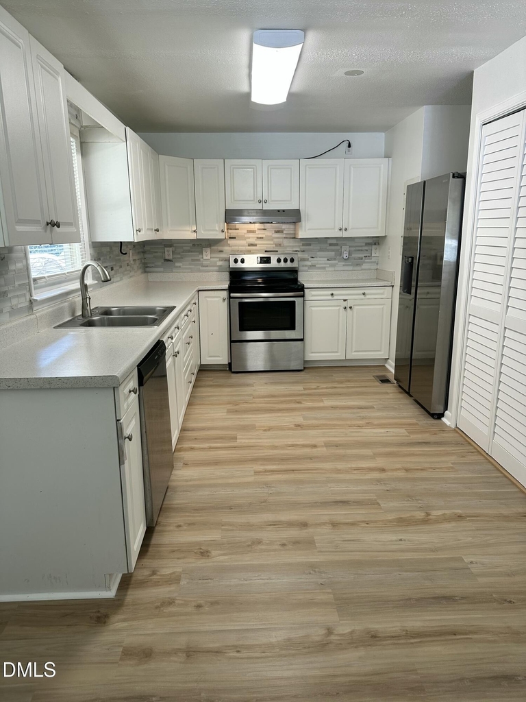 1641 Wake Drive - Photo 5