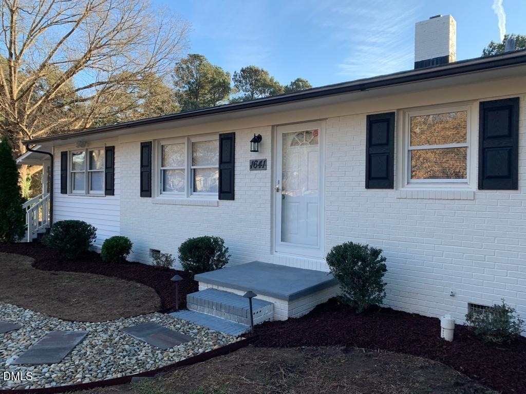 1641 Wake Drive - Photo 2