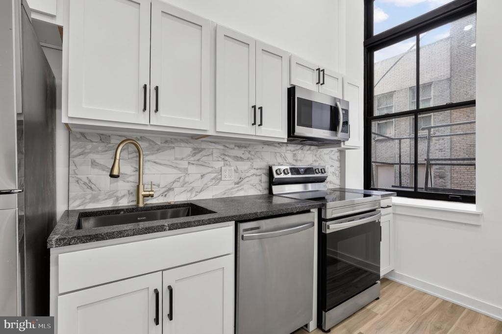 1415 Locust Street - Photo 8