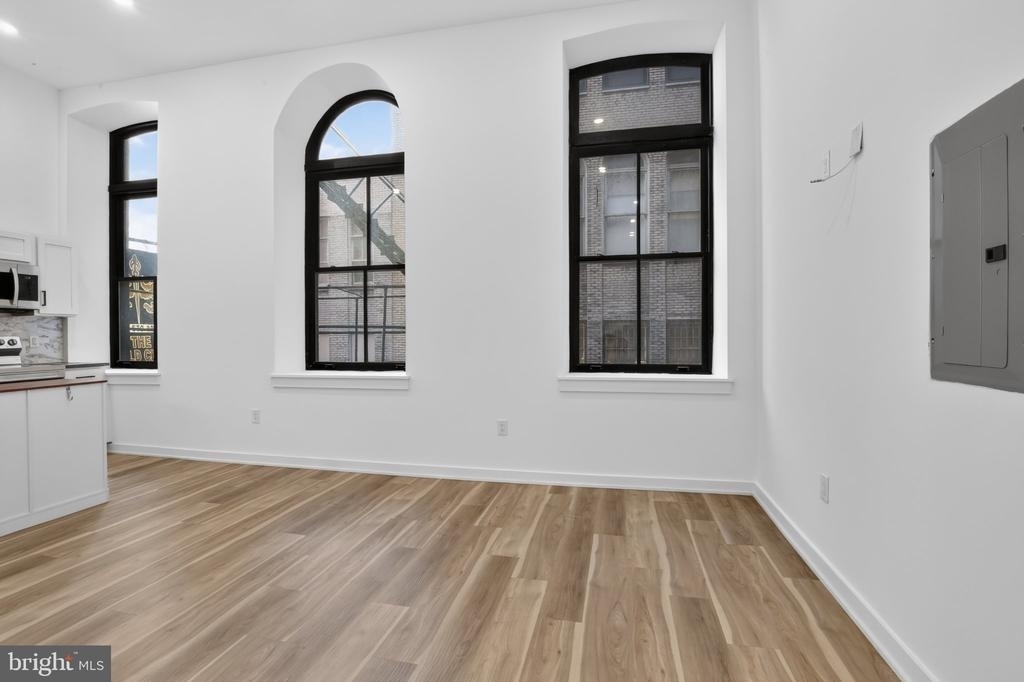 1415 Locust Street - Photo 1