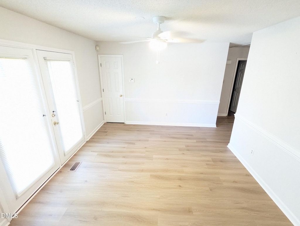 210 W Cornwallis Road - Photo 8
