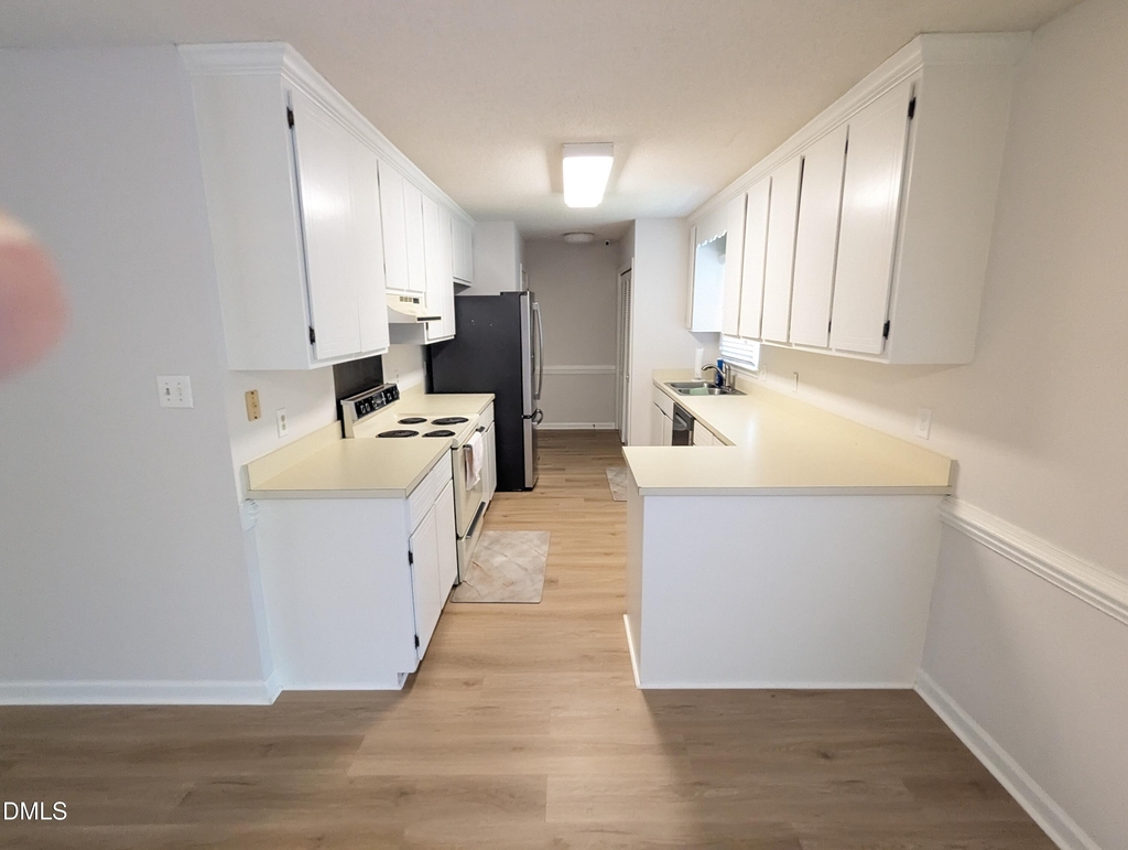 210 W Cornwallis Road - Photo 9