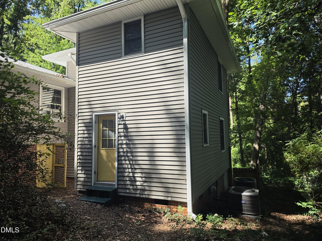 1102 E Franklin Street - Photo 2