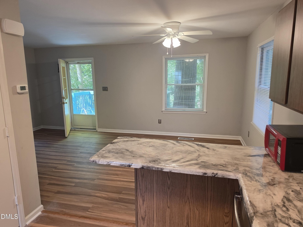 1102 E Franklin Street - Photo 5