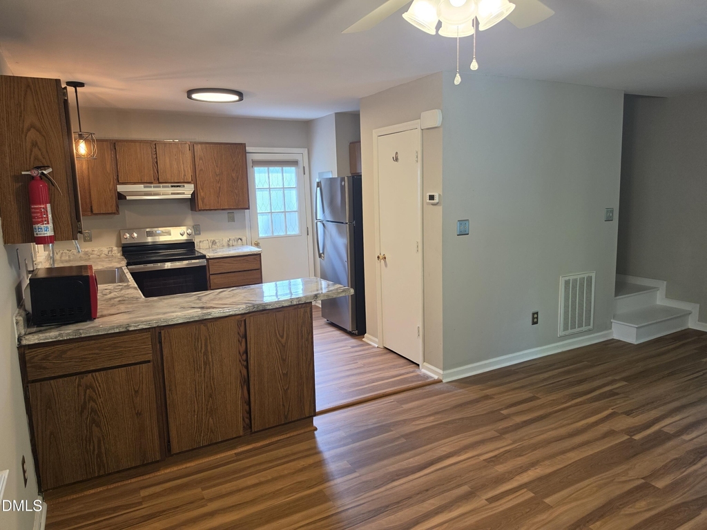 1102 E Franklin Street - Photo 9