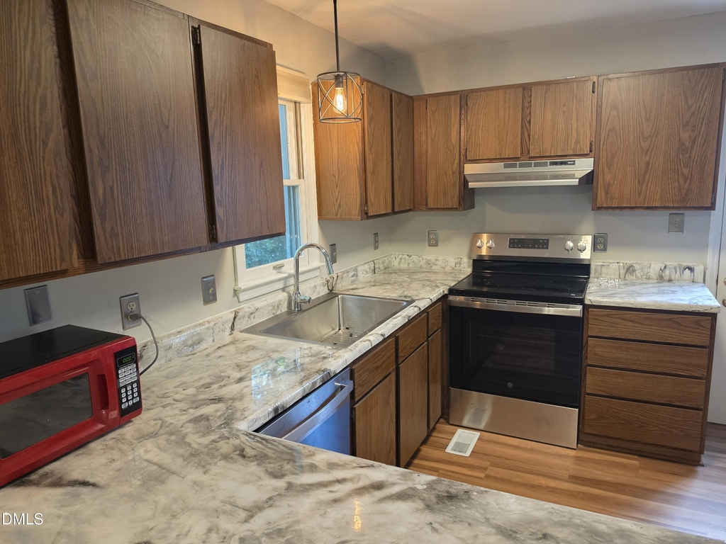1102 E Franklin Street - Photo 7