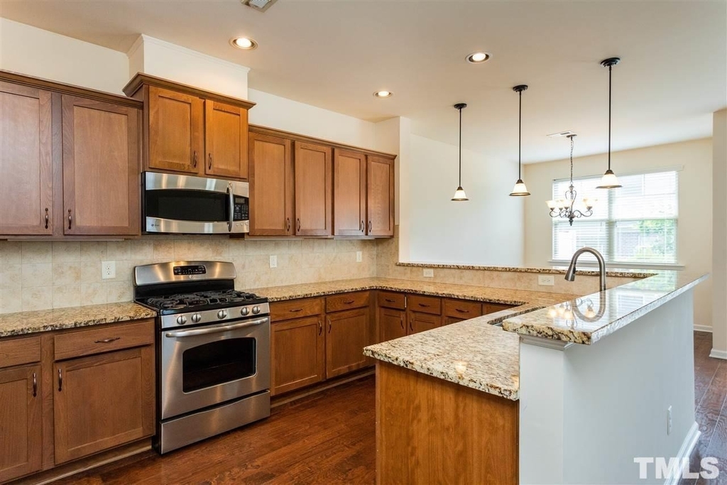 537 Whitworth Lane - Photo 8