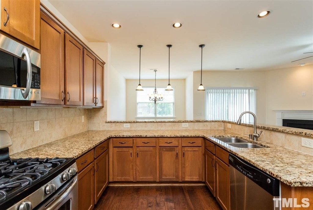 537 Whitworth Lane - Photo 9