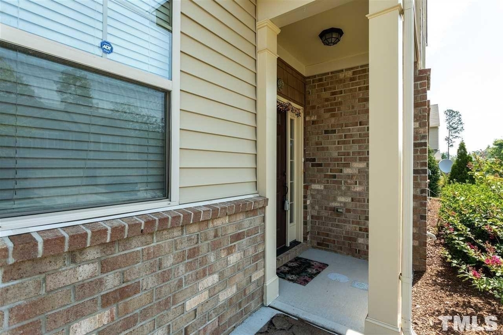 537 Whitworth Lane - Photo 2