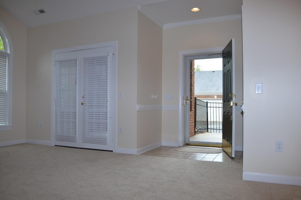 210 Baines Court - Photo 4